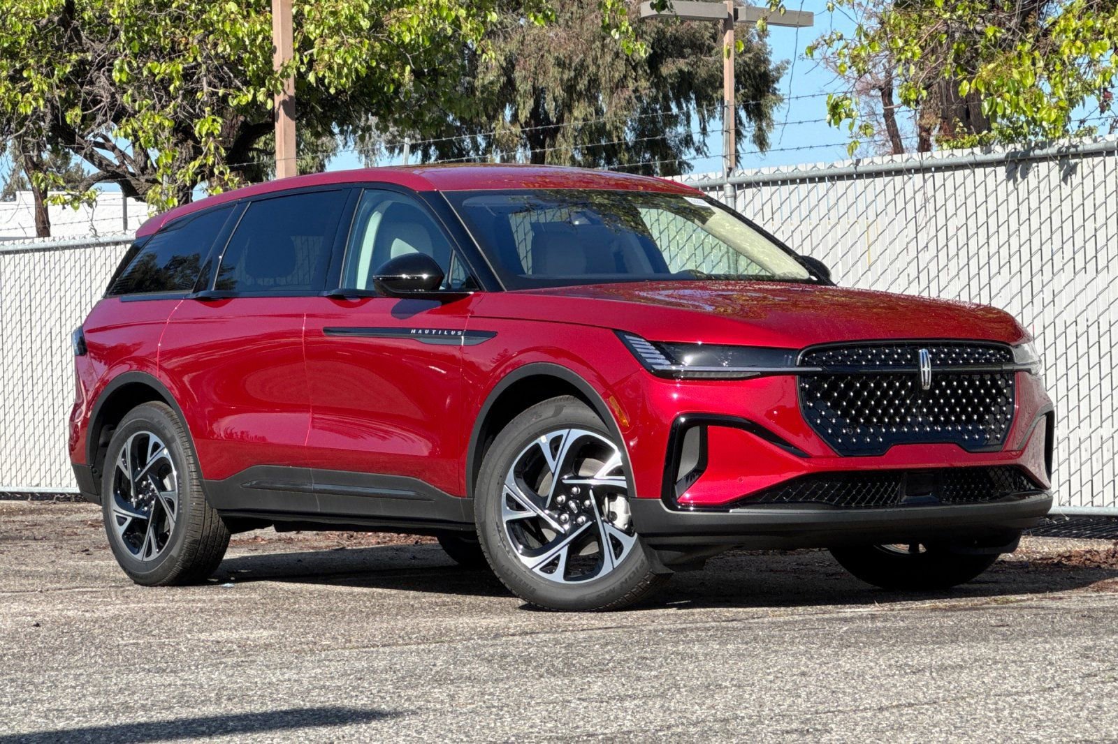 New 2026 Lincoln Nautilus Premier w/ Jet Appearance Package image 2