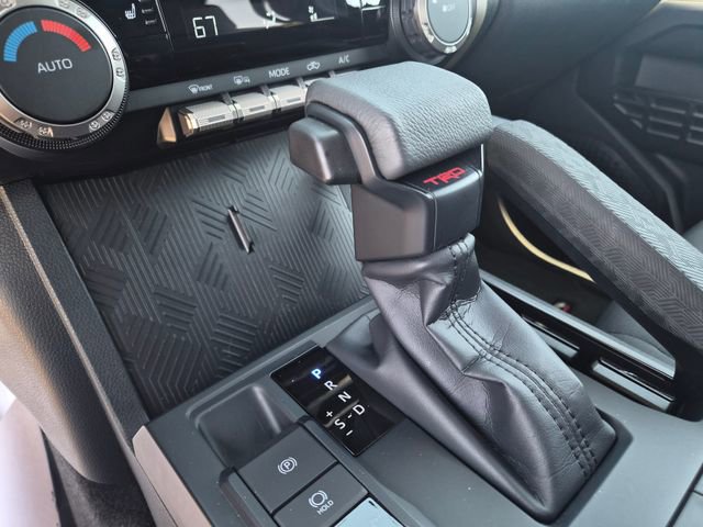 Used 2024 Toyota Tacoma TRD Sport AWD/4WD image 31
