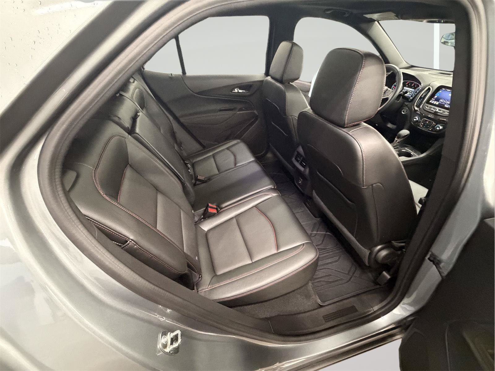 Used 2024 Chevrolet Equinox RS w/ RS Leather Package FWD image 29
