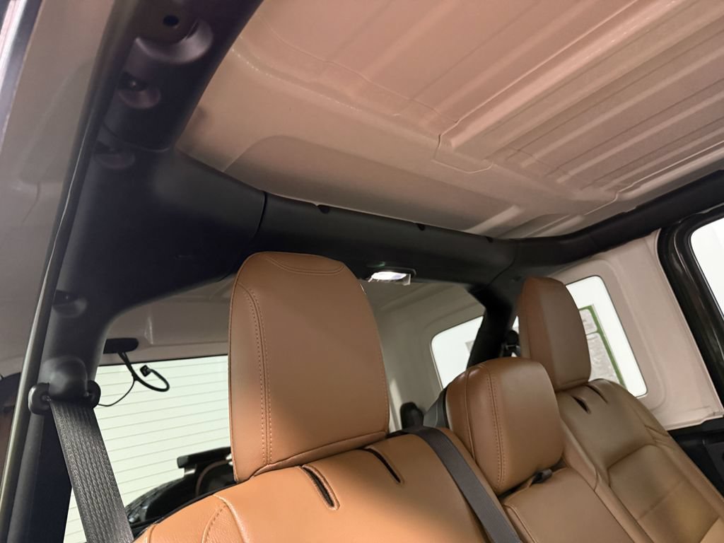 Used 2023 Jeep Wrangler Unlimited Sahara w/ Dual Top Group AWD/4WD image 15