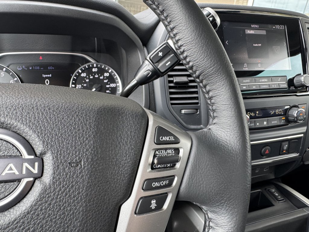 Used 2024 Nissan Titan SV w/ SV Convenience Package RWD image 32