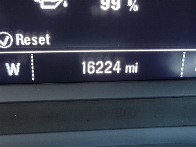 Certified 2025 Chevrolet Trax RS image 11