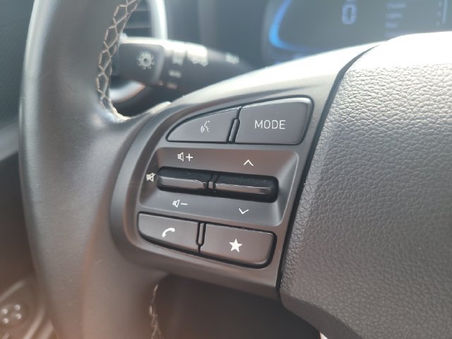 Used 2025 Hyundai Venue SEL FWD image 28