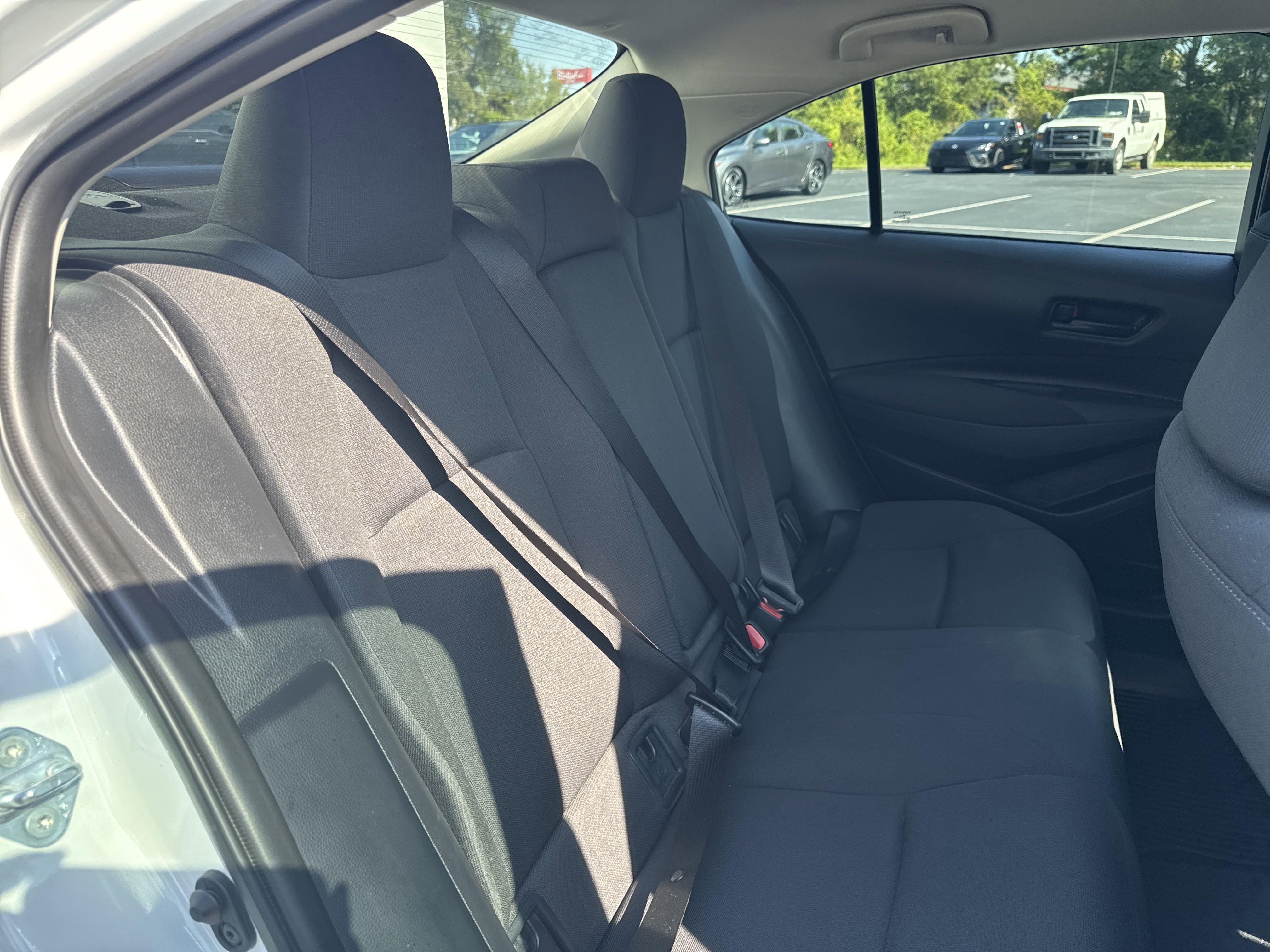 Used 2025 Toyota Corolla LE FWD image 28