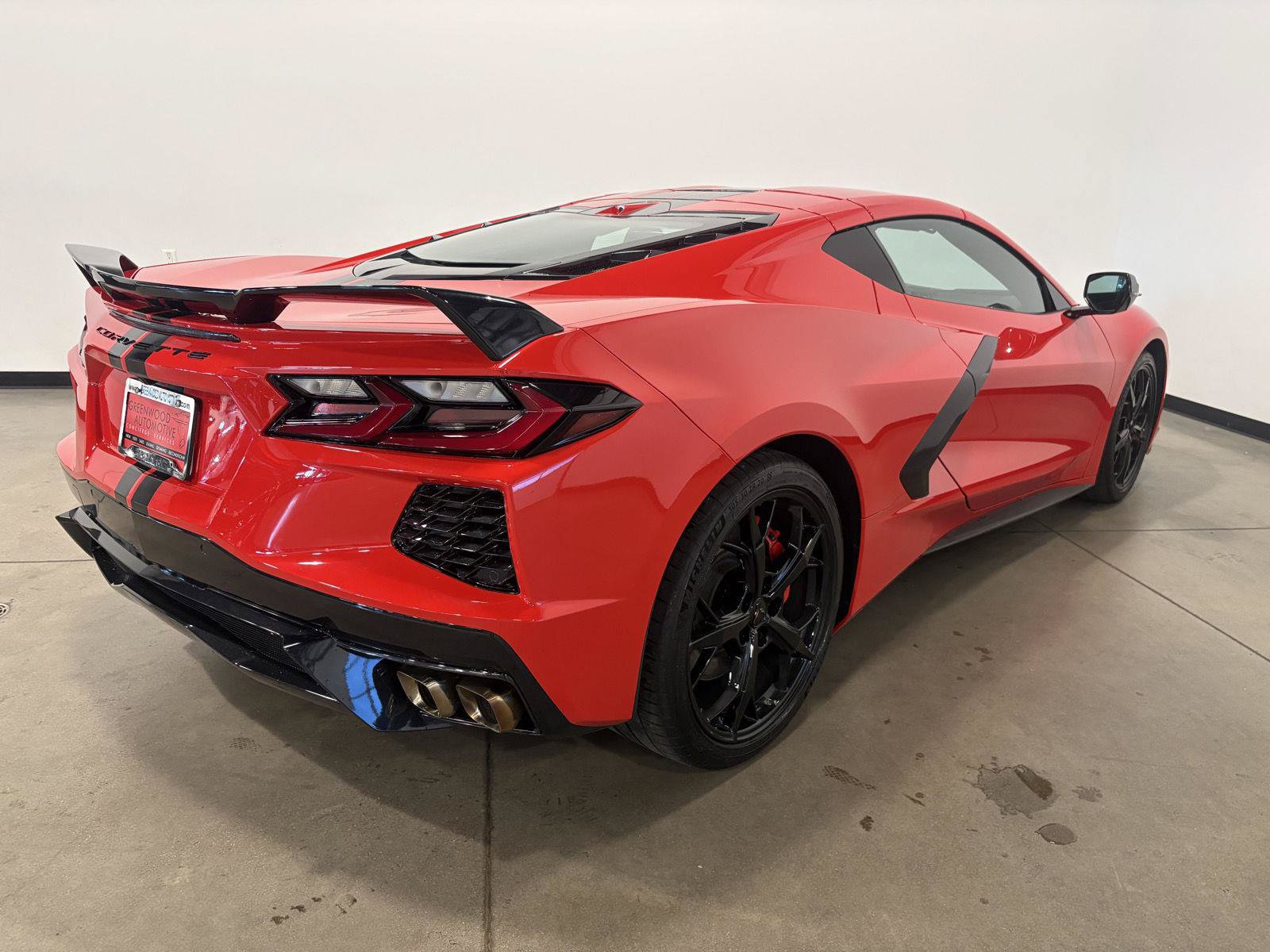 Used 2022 Chevrolet Corvette Stingray Preferred Cpe w/ Z51 Performance Package RWD image 3