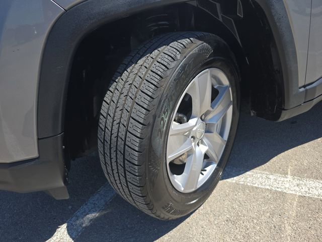 Used 2022 Jeep Compass Latitude image 30