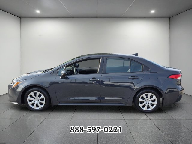 Used 2025 Toyota Corolla LE FWD image 2