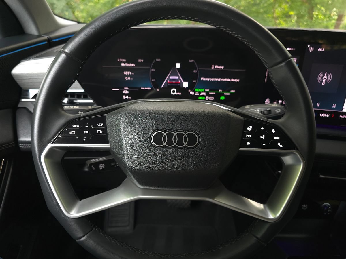Used 2025 Audi Q6 e-tron Premium Plus w/ Premium Plus AWD/4WD image 31
