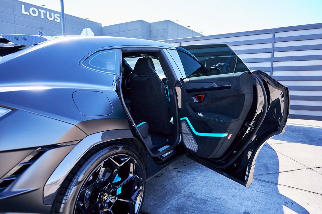 Used 2024 Lamborghini Urus Performante image 35