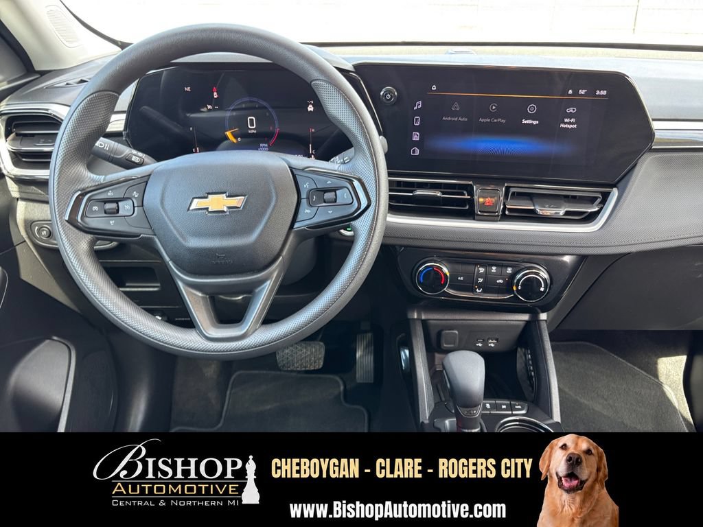 Used 2025 Chevrolet TrailBlazer LT AWD/4WD image 24