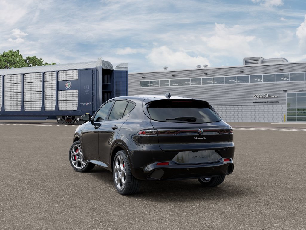 New 2025 Alfa Romeo Tonale w/ Premium Package AWD/4WD image 3