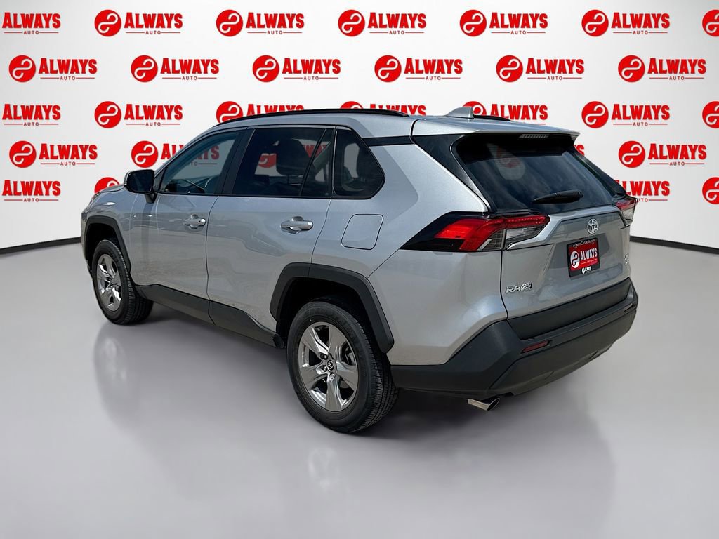 Used 2025 Toyota RAV4 XLE AWD/4WD image 8