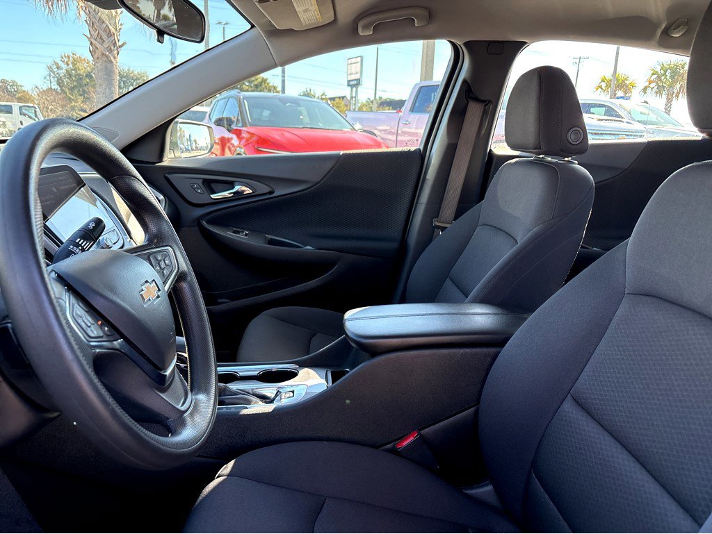 Used 2025 Chevrolet Malibu LT image 15