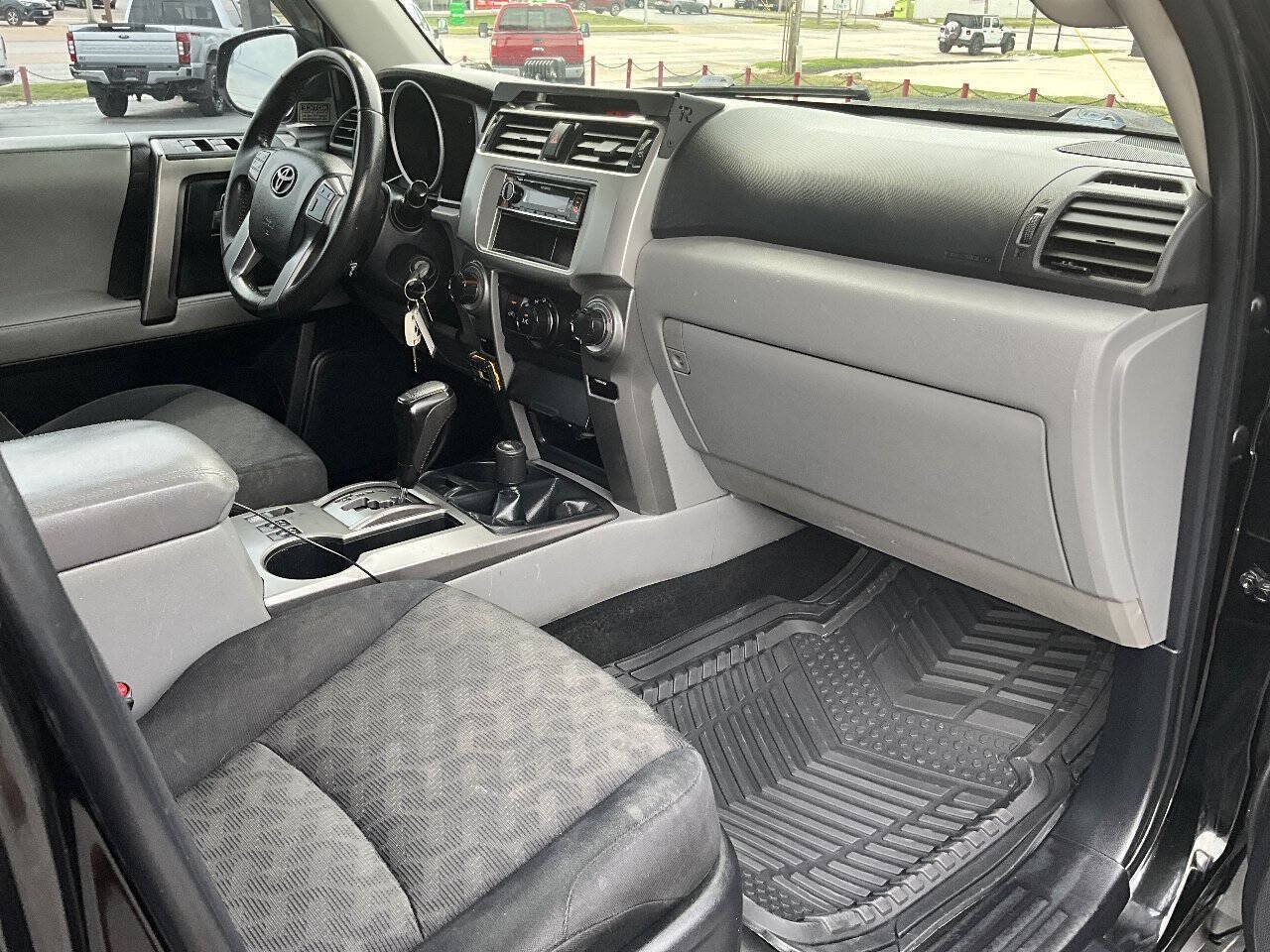 Used 2011 Toyota 4Runner Trail AWD/4WD image 31