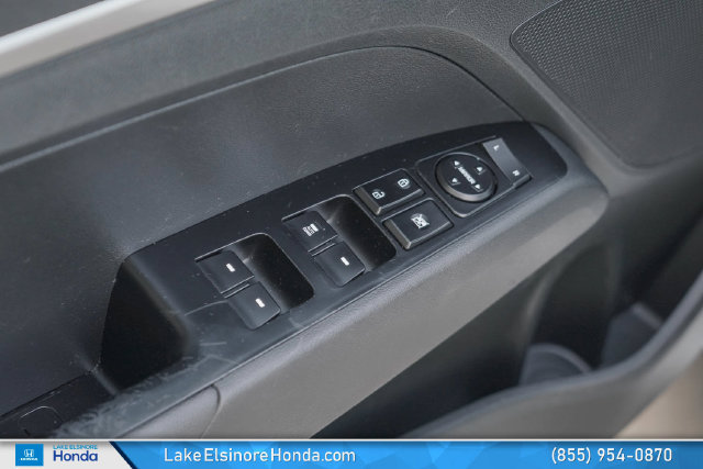 Used 2020 Hyundai Elantra SE w/ Cargo Package (C1) FWD image 14