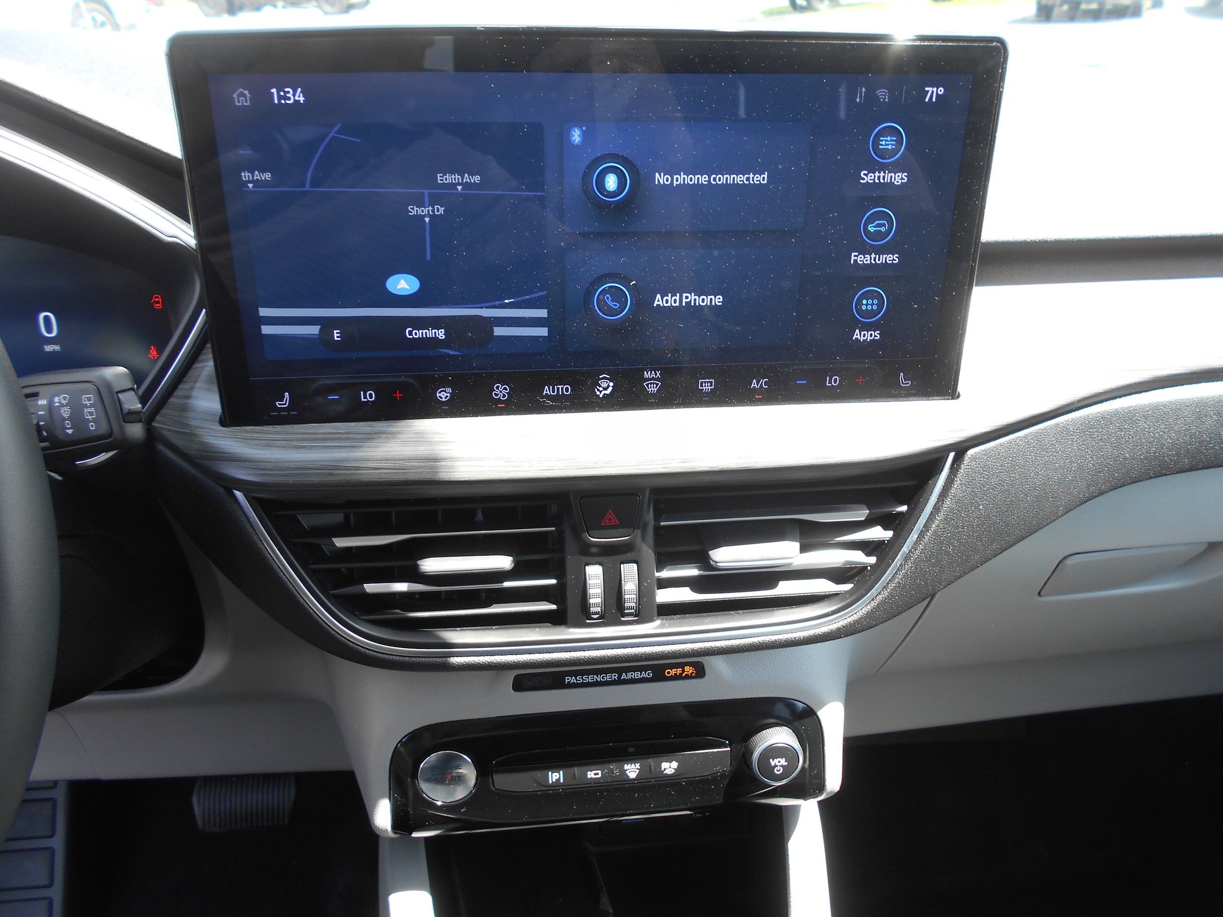 Used 2023 Ford Escape SE w/ PHEV Premium Package FWD image 3