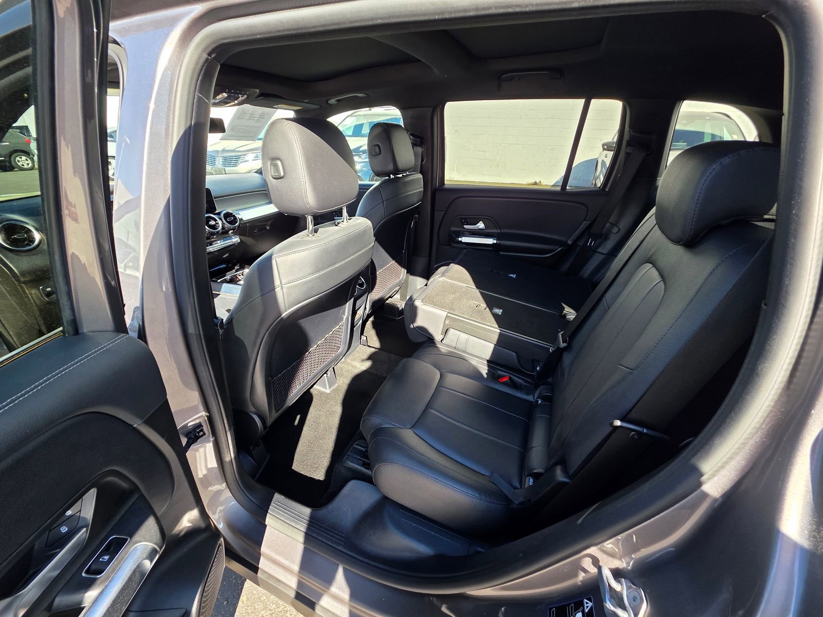 Used 2021 Mercedes-Benz GLB 250 4MATIC image 13