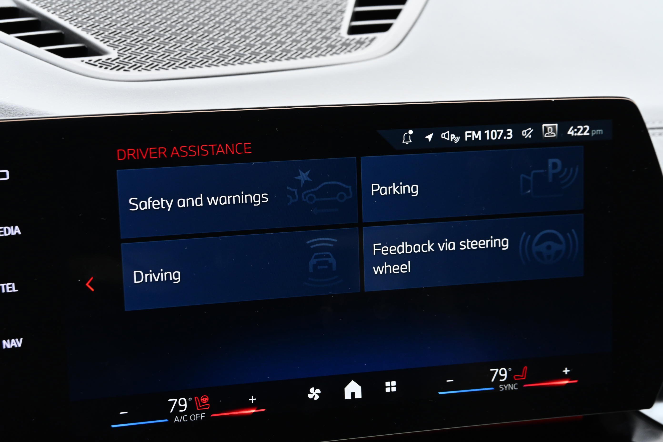 Certified 2025 BMW X2 xDrive28i image 31