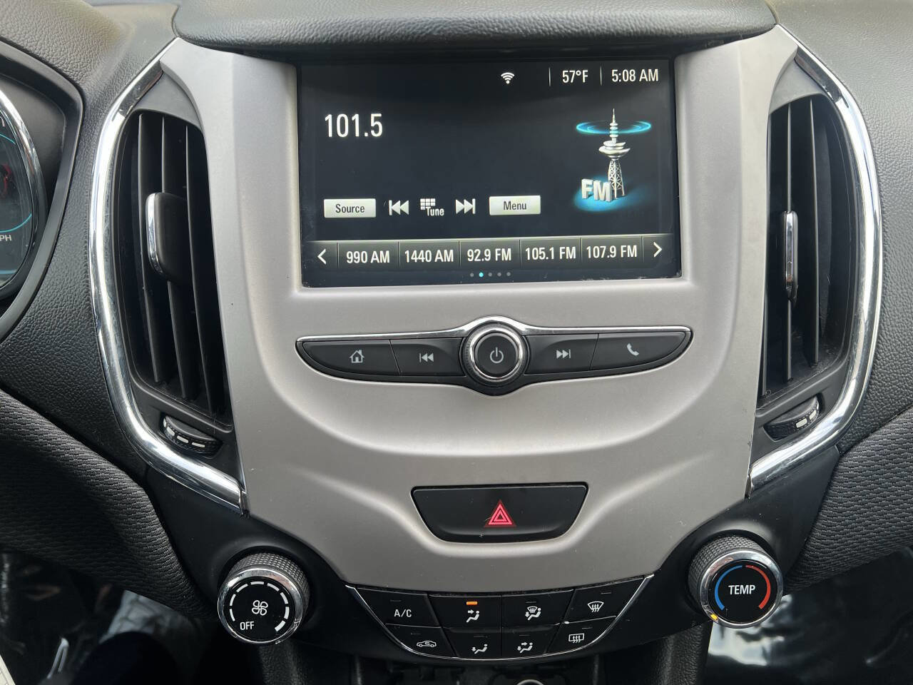 Used 2018 Chevrolet Cruze LS image 17