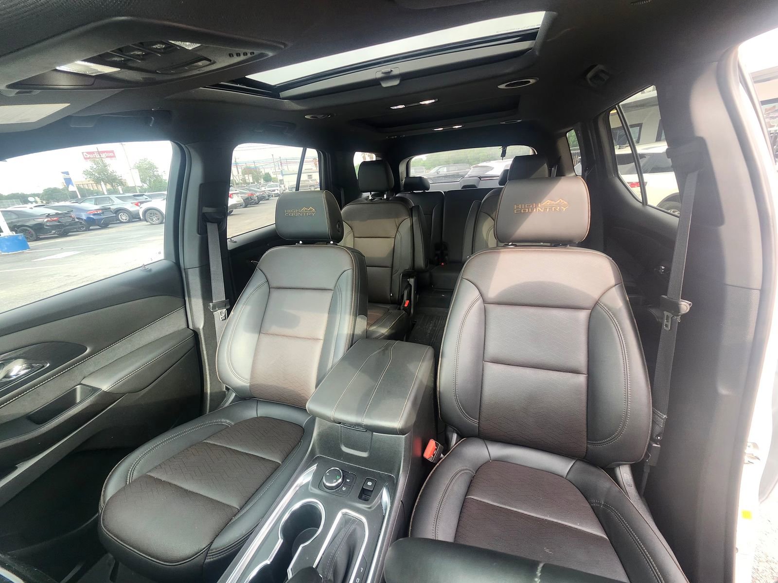 Used 2023 Chevrolet Traverse High Country FWD image 18