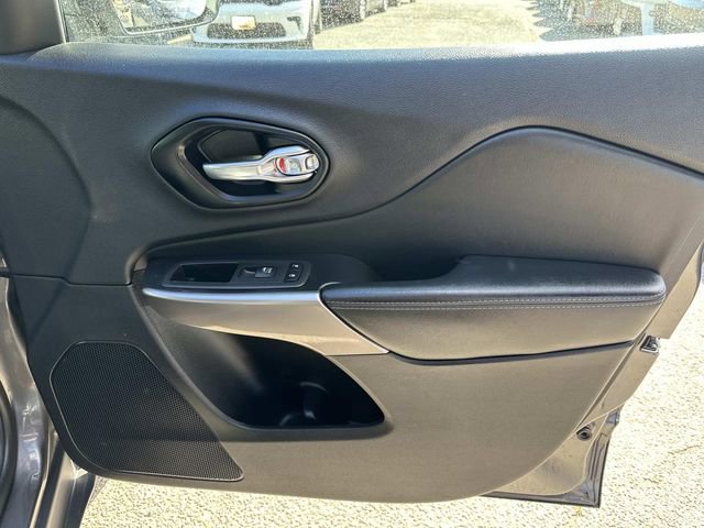 Used 2022 Jeep Cherokee Latitude Lux image 9