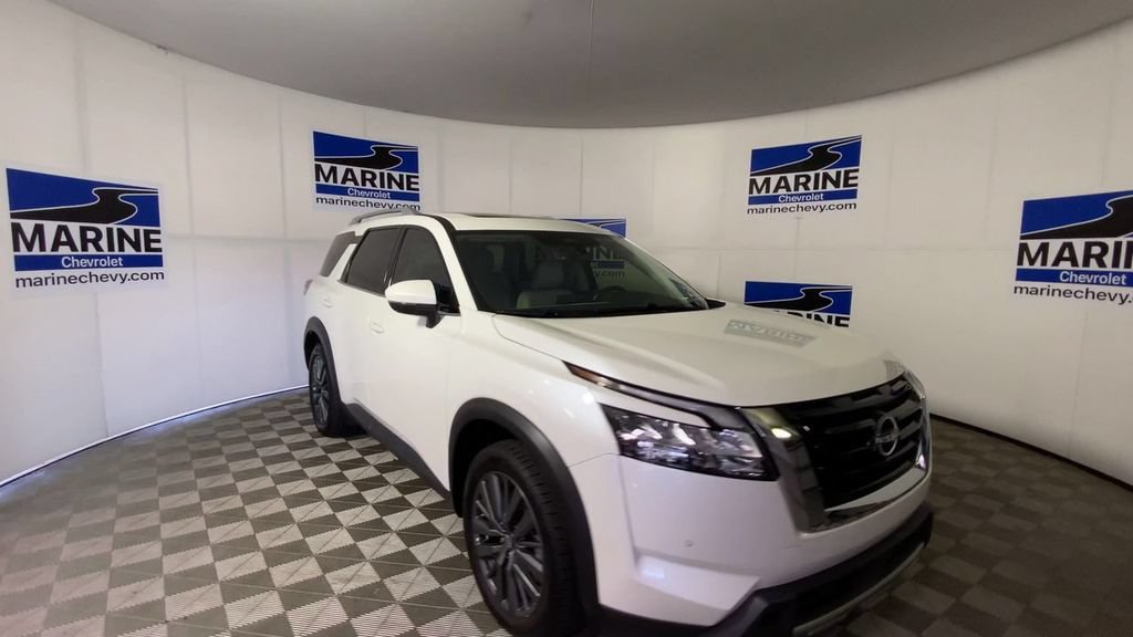 Used 2024 Nissan Pathfinder SL w/ SL Premium Package AWD/4WD image 4