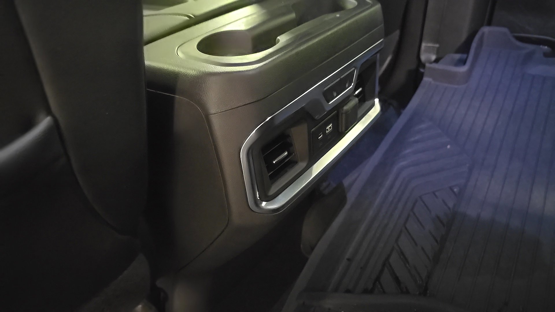 Used 2020 Chevrolet Silverado 1500 LTZ w/ LTZ Premium Package image 16