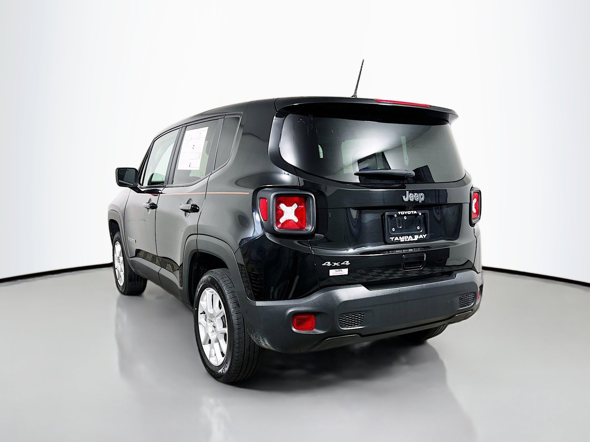 Used 2023 Jeep Renegade Latitude image 8