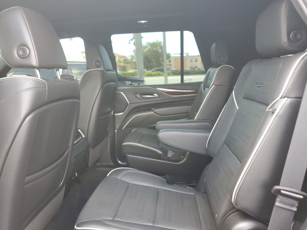 Certified 2023 Cadillac Escalade Premium Luxury image 14