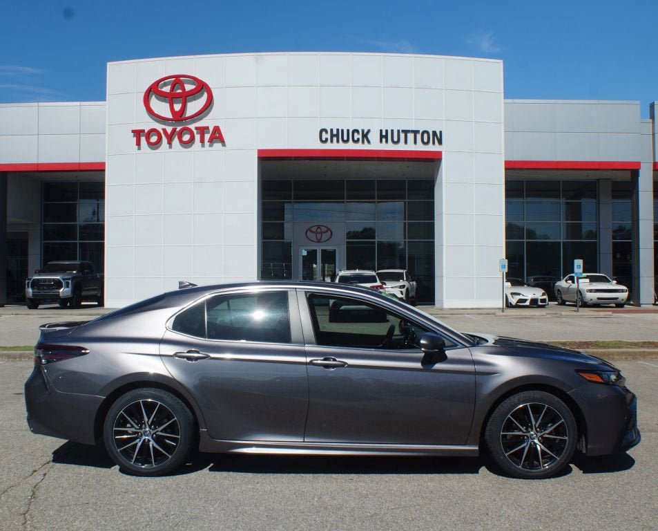 Used 2023 Toyota Camry SE w/ Audio Upgrade Package FWD image 1