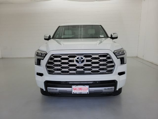Used 2023 Toyota Sequoia Capstone RWD image 3