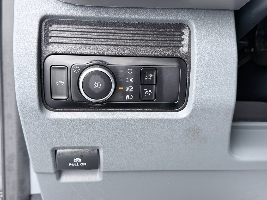 Used 2024 Ford F350 XLT image 13