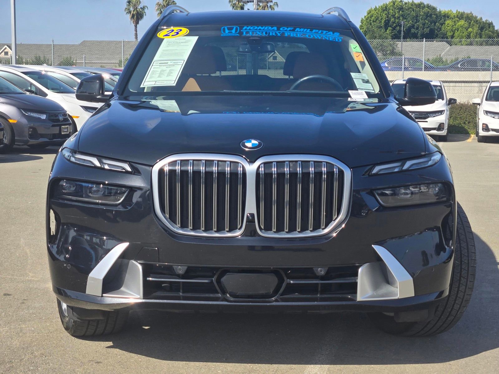 Used 2023 BMW X7 xDrive40i w/ Parking Assistance Package AWD/4WD image 2