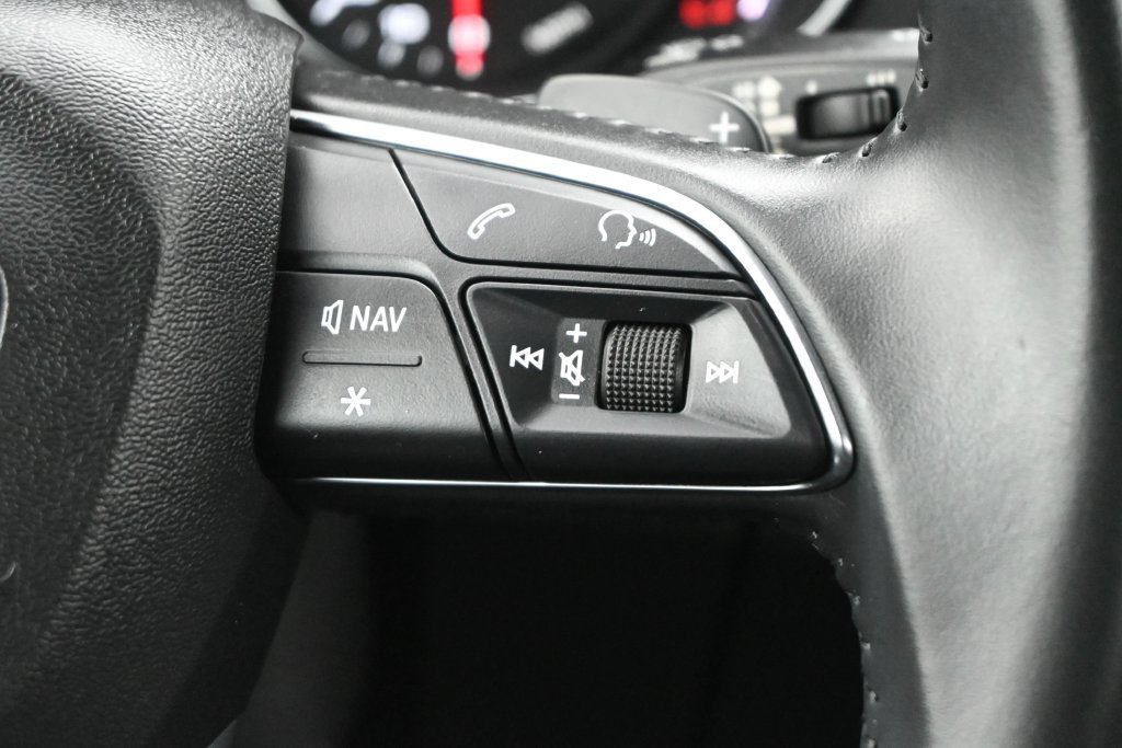 Used 2020 Audi Q5 2.0T Premium w/ Convenience Package AWD/4WD image 8