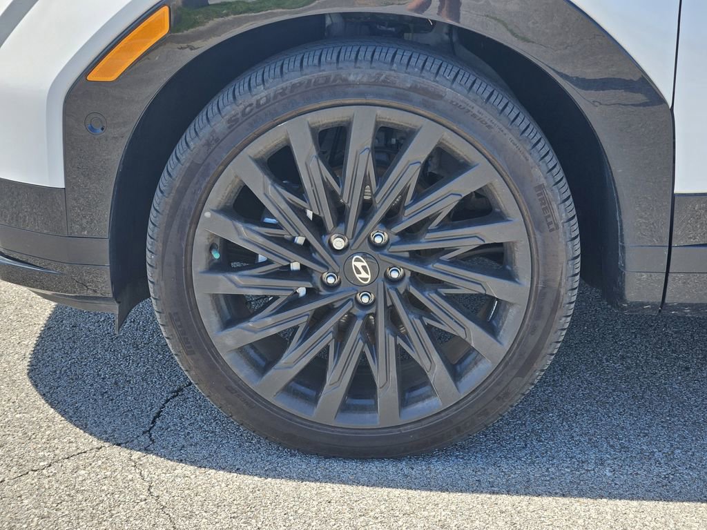 Used 2025 Hyundai Santa Fe Calligraphy image 8