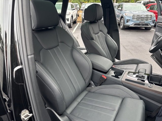 Used 2024 Audi Q5 e Premium Plus w/ Premium Plus Package image 23