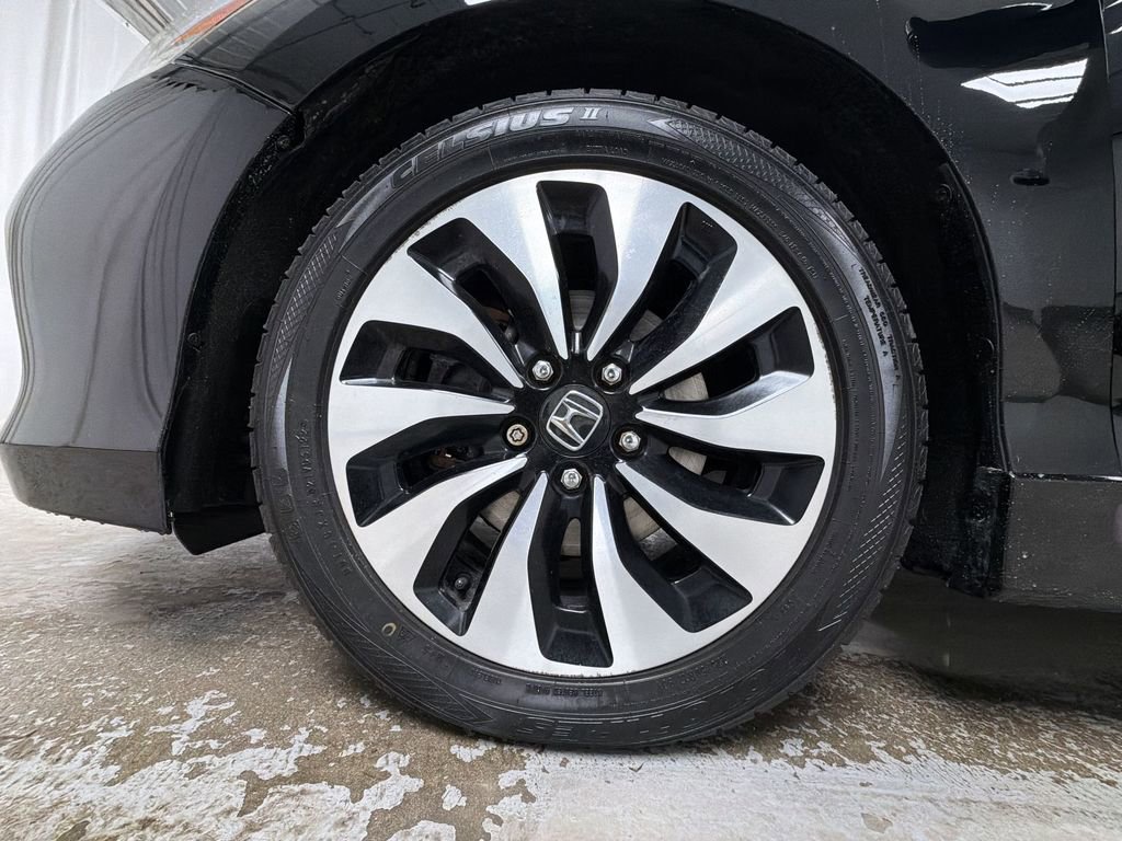 Used 2017 Honda Accord Touring image 14