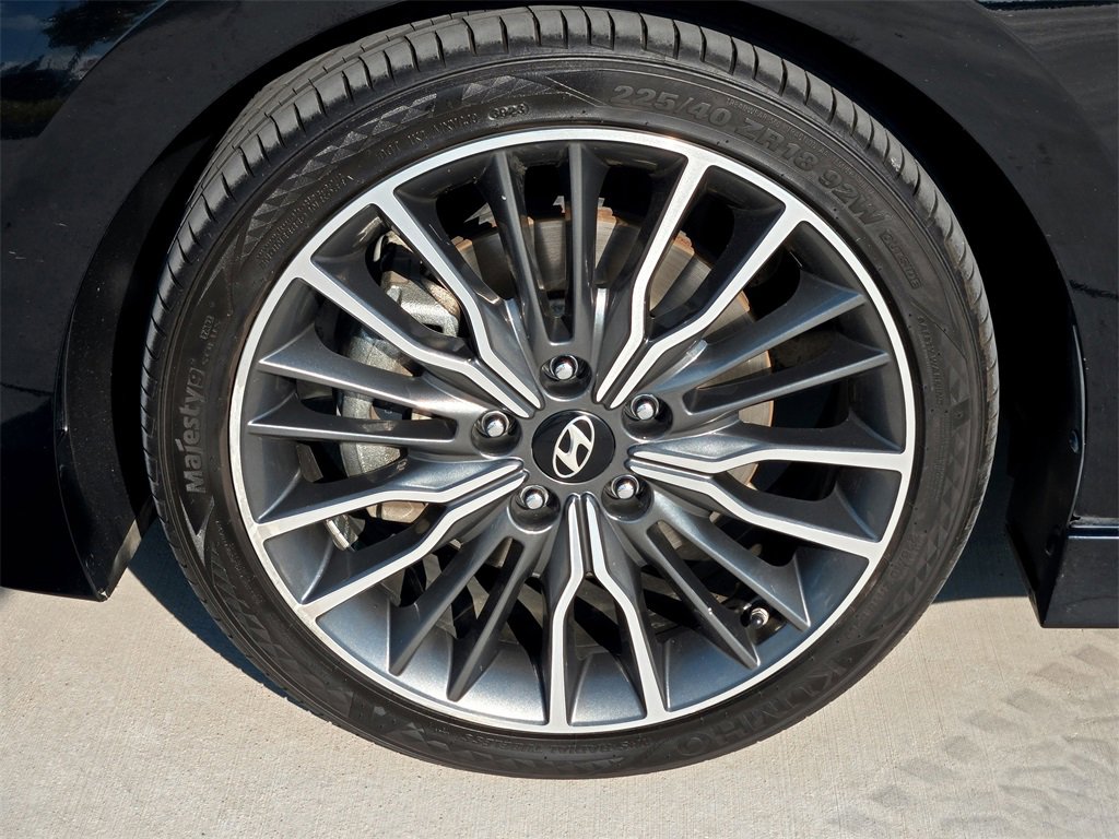 Used 2018 Hyundai Elantra Sport image 9