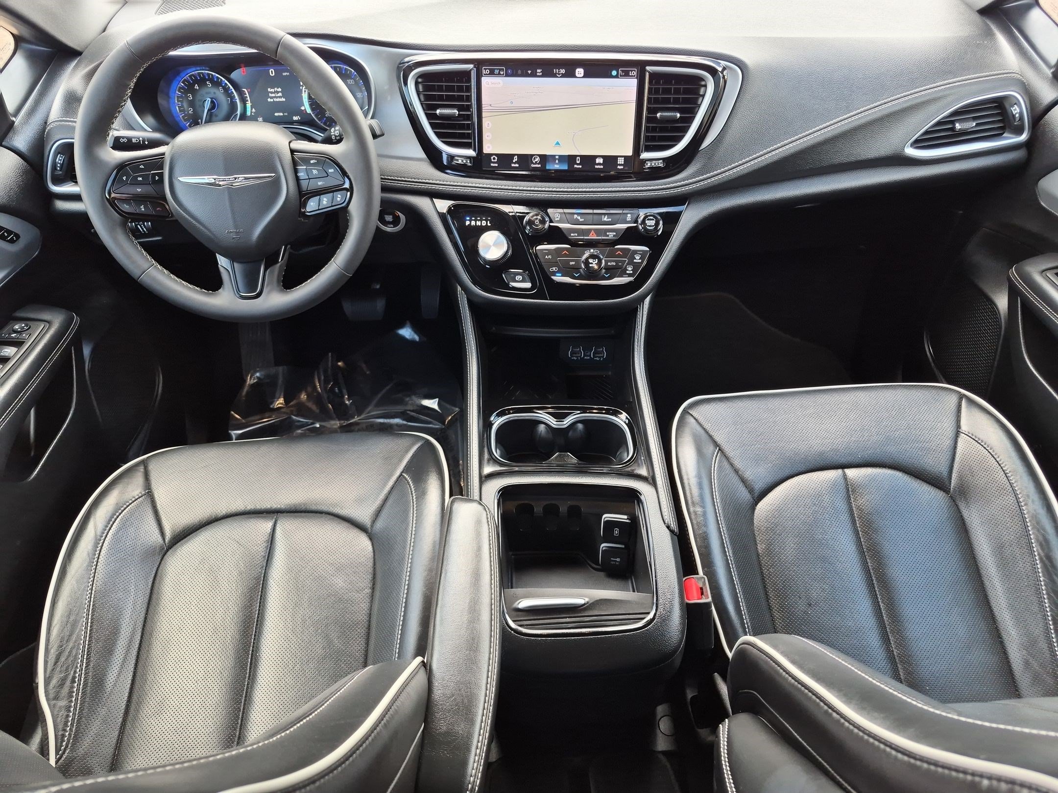 Used 2025 Chrysler Pacifica Limited FWD image 11