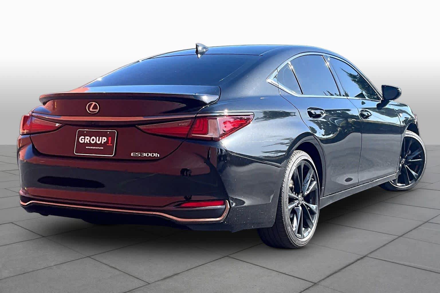 Used 2023 Lexus ES 300h F Sport w/ Accessory Package (Z2) FWD image 12