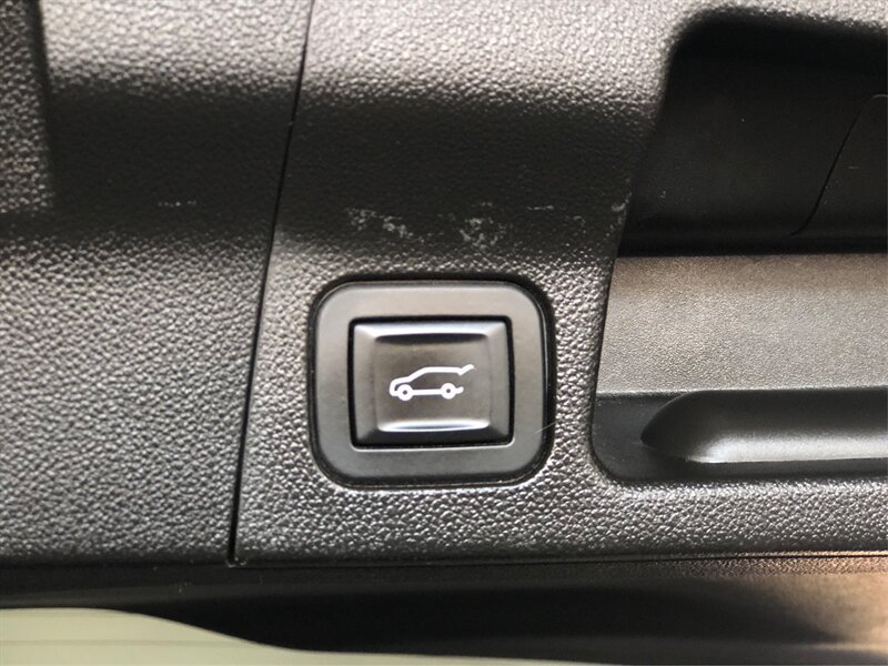 Used 2017 GMC Acadia Denali FWD image 19