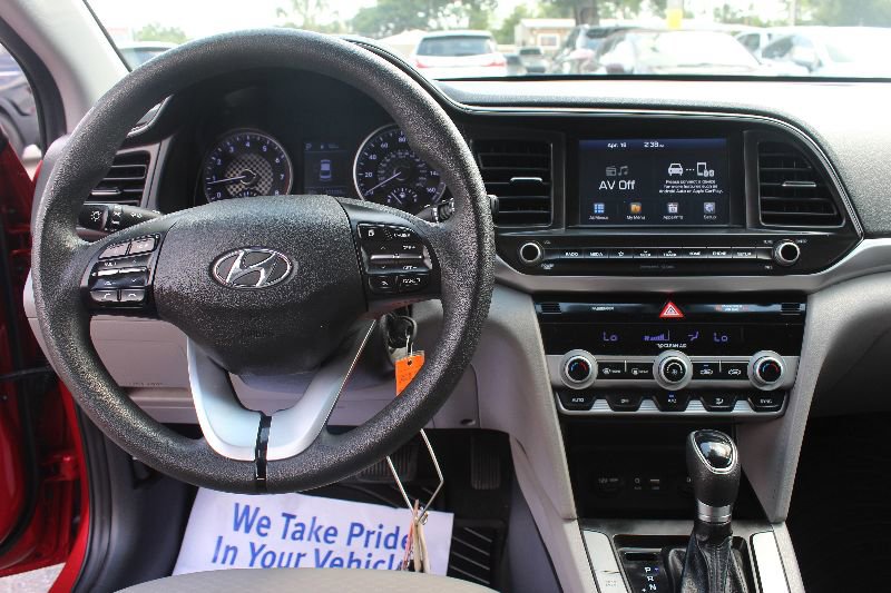 Used 2020 Hyundai Elantra SEL w/ Convenience Package (C2) image 12