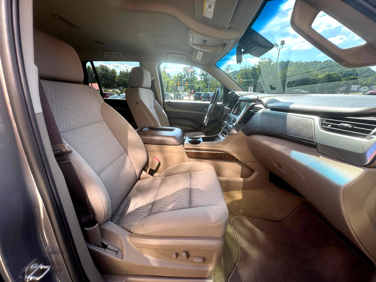 Used 2018 Chevrolet Tahoe LS w/ All-Season Package image 21