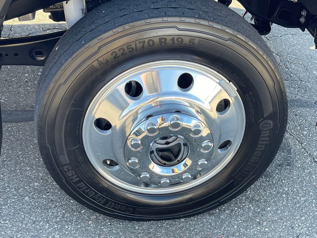 Used 2023 Ford F450 XLT w/ XLT Value Package image 24