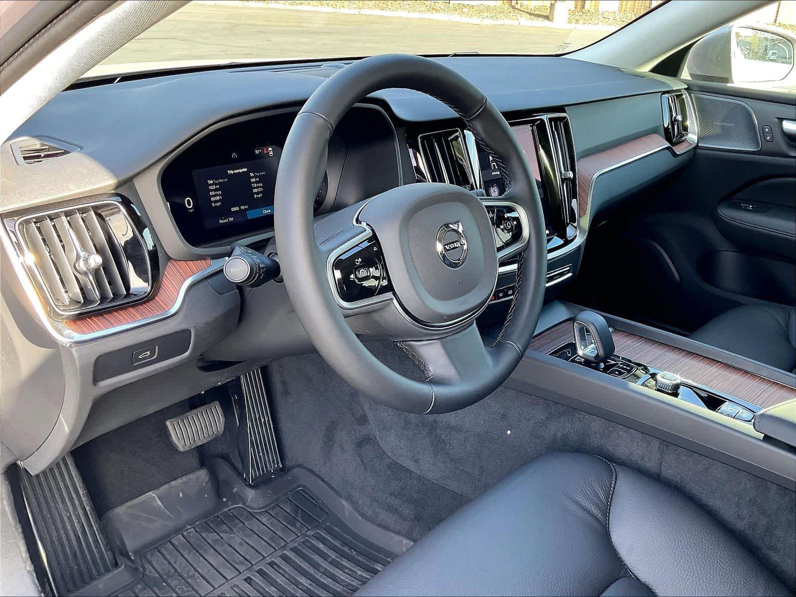 New 2026 Volvo V60 B5 Cross Country Plus w/ Climate Package AWD/4WD image 8