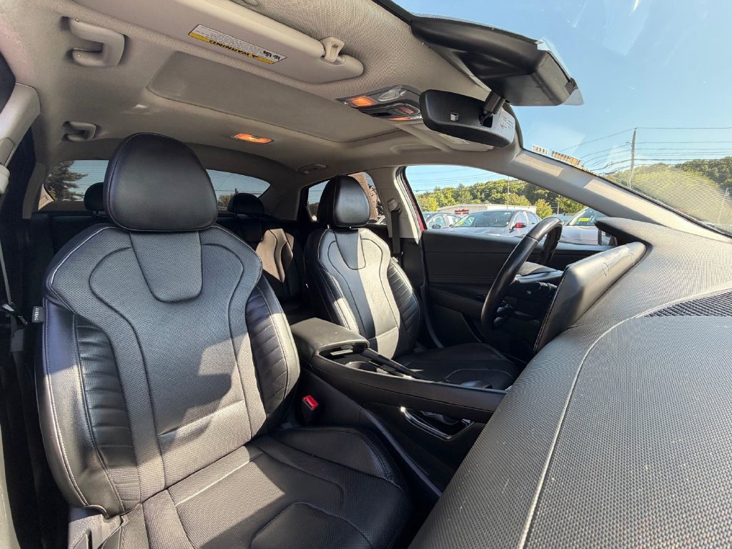 Used 2023 Hyundai Elantra Limited FWD image 16
