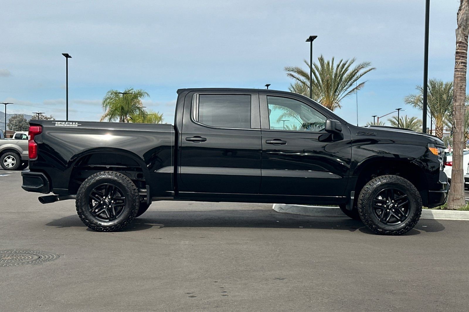 New 2026 Chevrolet Silverado 1500 Custom Trail Boss w/ Dark Appearance Package AWD/4WD image 3