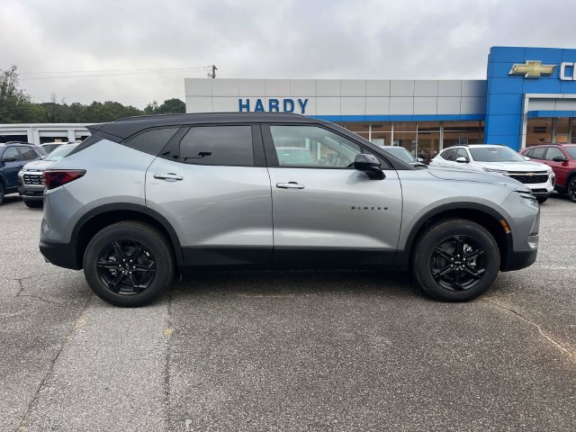 New 2026 Chevrolet Blazer LT w/ Midnight/Sport Edition FWD image 2