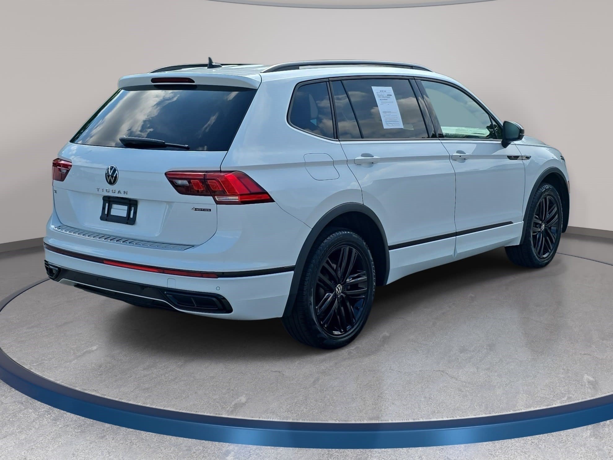 Used 2022 Volkswagen Tiguan SE R-Line AWD/4WD image 5