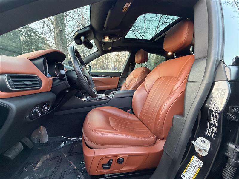 Used 2020 Maserati Levante image 30
